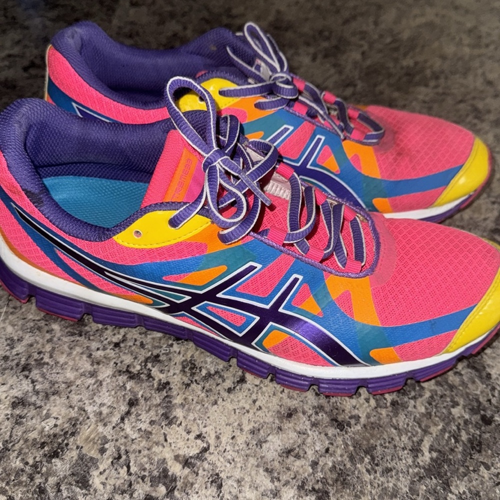 Awesome ASICS Gel Extreme 33 shoes